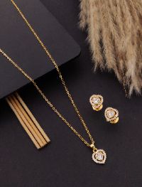 Kaveri Chain Pendant With Earrings Kaveri Chain Pendant With Earrings